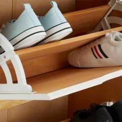 IDIMEX Schuhschrank BASIL Mit 3 Kipper In Weiß/braun, Kiefer Massiv 12 IDIMEX Schuhschrank BASIL Mit 3 Kipper In Weiß/braun, Kiefer Massiv -Möbelgeschäft 84004 4